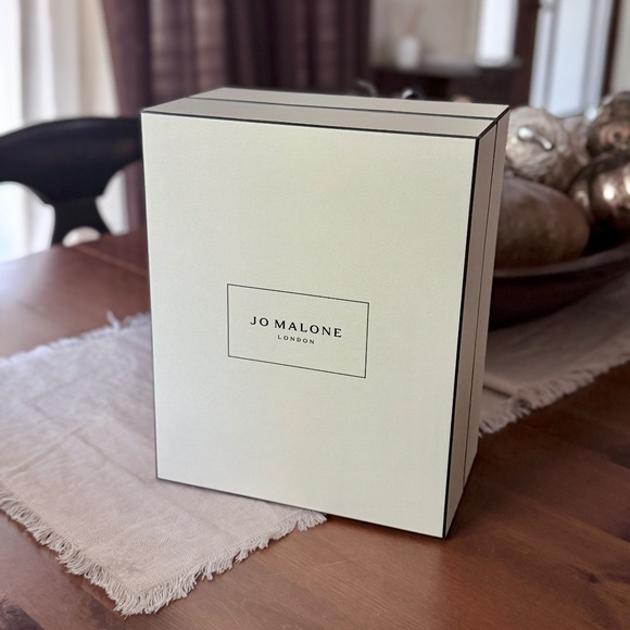 JO MALONE | 2024 Advent Calendar Box (EMPTY, NO PRODUCTS INCLUDED) - Picture 2 of 7